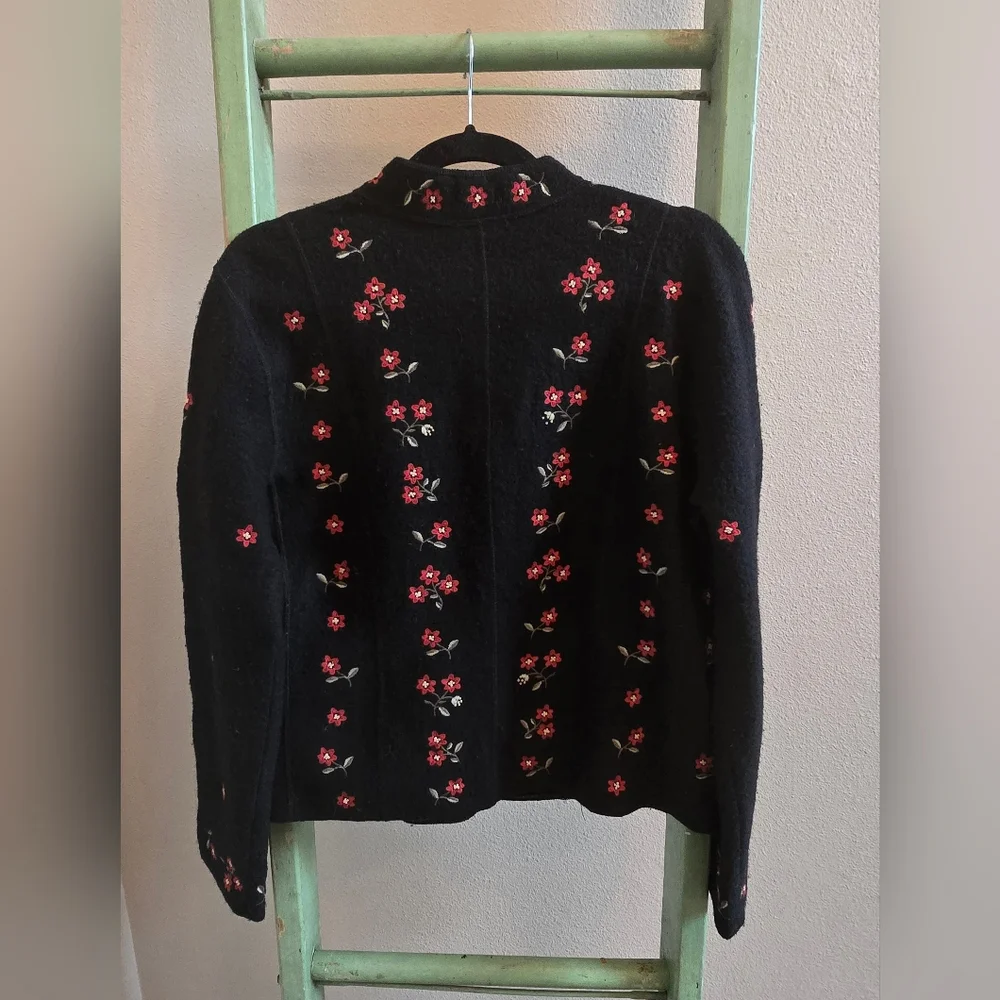 Talbots Vintage Cardigan Button Front with Red/Green Floral Embroidery, Sz M - Picture 3 of 8